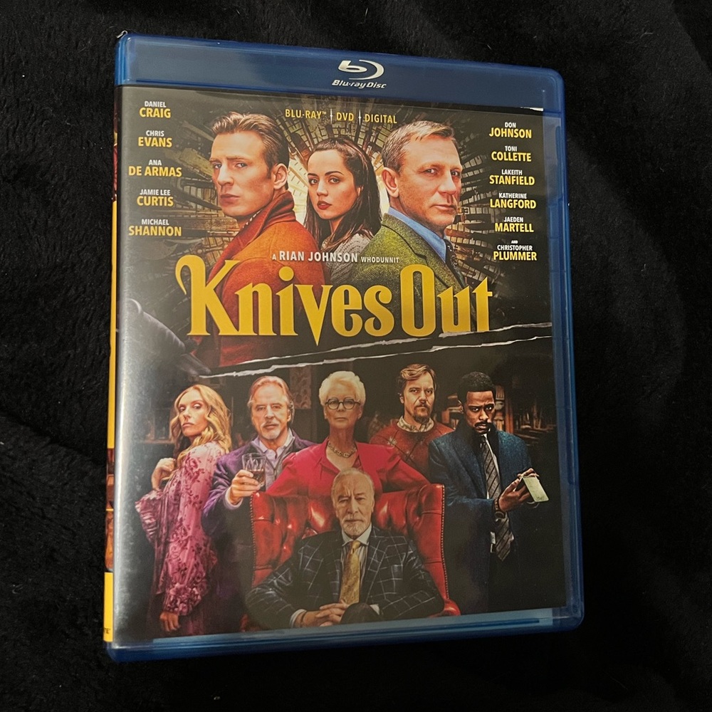 Knives Out blu ray